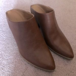 Universal Thread Booties sz 9.5